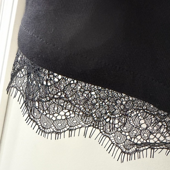 LOFT Black Lace-Hem Boxy cropped Top-NWOT-100% cotton. Perfect condition. Sz med - Picture 3 of 5
